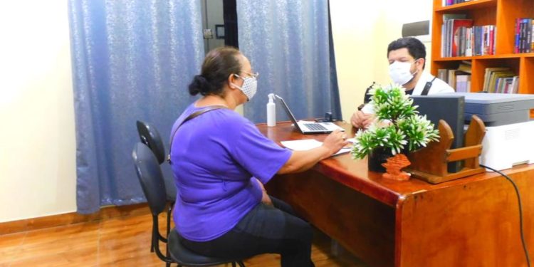 Brindan atención médica en Villa Elisa gratuita o a cambio de alimentos no perecederos