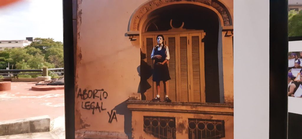 Buscan promover violencia a través de fotogalería en Asunción