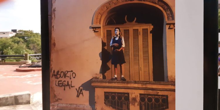 Buscan promover violencia a través de fotogalería en Asunción