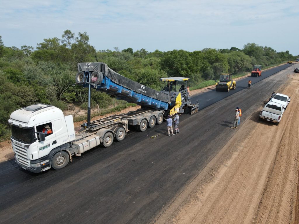 Inician asfaltado en acceso al Hospital Yalve Sanga Inician asfaltado en acceso al Hospital Yalve Sanga