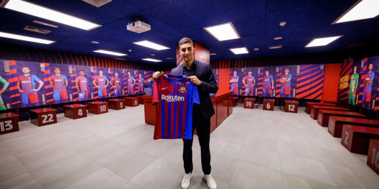 El Barcelona hace oficial la llegada de Ferran Torres El Barcelona hace oficial la llegada de Ferran Torres