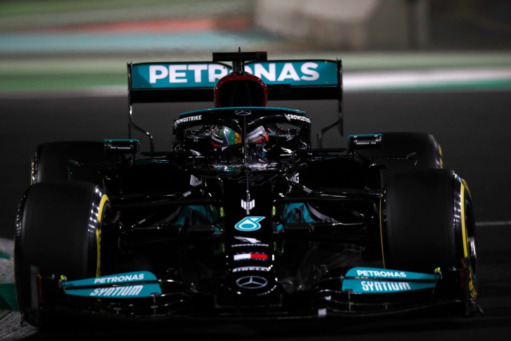 Hamilton arranca con buen pie en Jeddah Hamilton arranca con buen pie en Jeddah