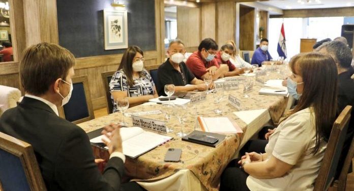 MEC y gremios docentes acuerdan calendario para el año lectivo 2022 MEC y gremios docentes acuerdan calendario para el año lectivo 2022