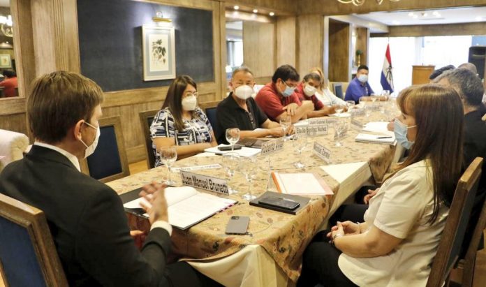 MEC y gremios docentes acuerdan calendario para el año lectivo 2022