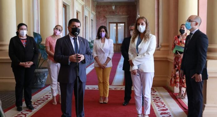 Salud confirma presencia de la variante ómicron en Paraguay