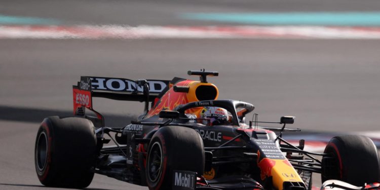 Verstappen se quedó con la primera práctica en Abu Dhabi