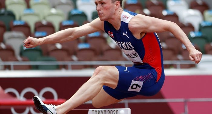 Warholm y Thompson-Herah fueron elegidos los mejores atletas del 2021 Warholm y Thompson-Herah fueron elegidos los mejores atletas del 2021