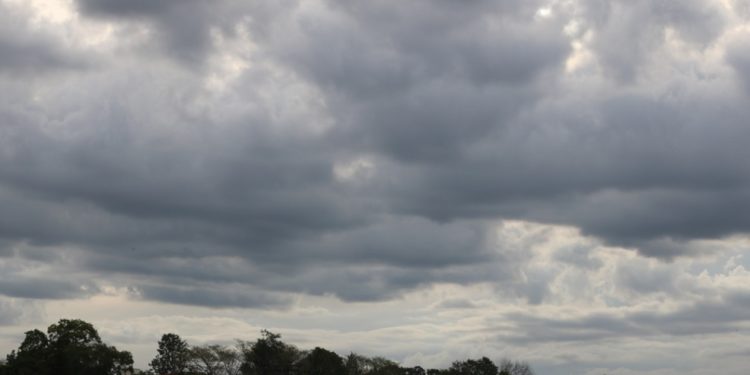 Meteorología anuncia chaparrones con ocasionales tormentas eléctricas