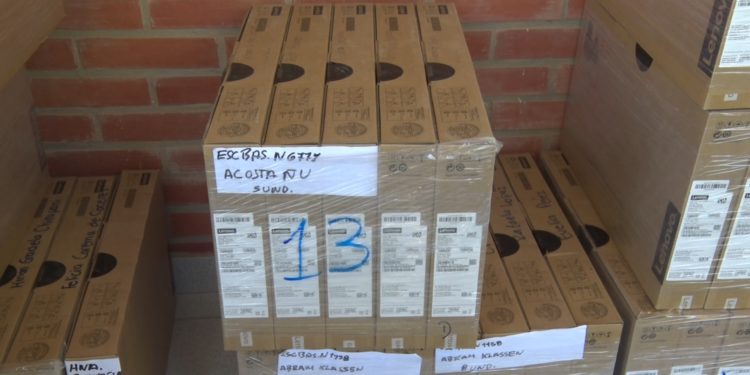 Entregaron 261 notebooks a 29 instituciones oficiales del departamento de Boquerón