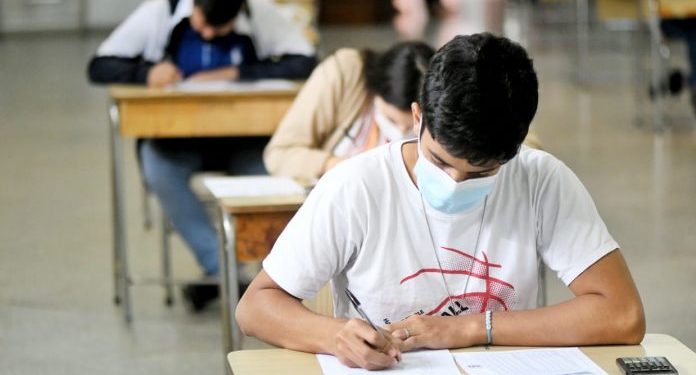 Desde hoy inician inscripciones para las 3.000 becas universitarias que ofrece Itaipu Desde hoy inician inscripciones para las 3.000 becas universitarias que ofrece Itaipu