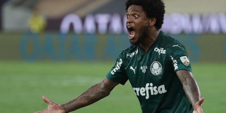 Cerro Porteño tiene una disputa por delantero Luiz Adriano