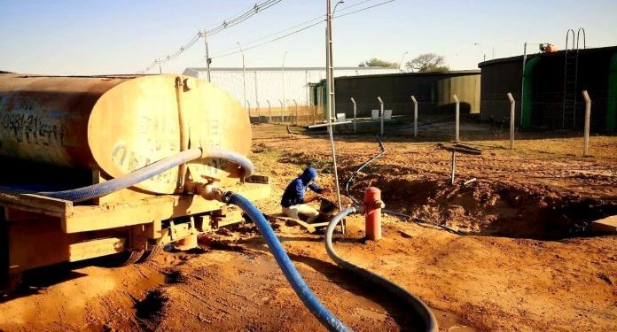 Conforman comisión para asegurar distribución de agua ante emergencia hídrica Conforman comisión para asegurar distribución de agua ante emergencia hídrica