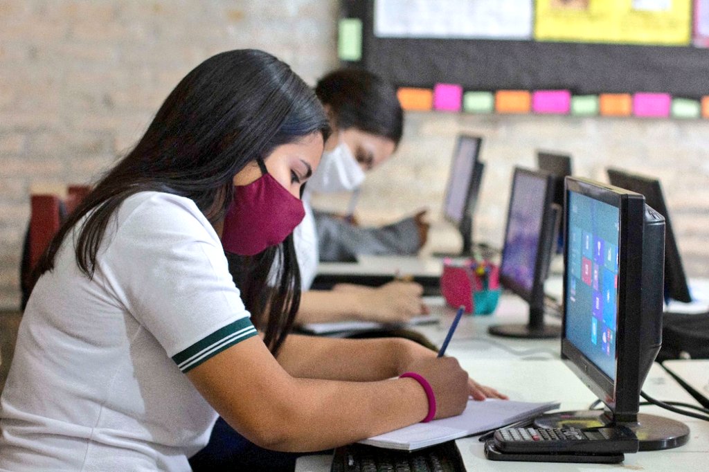 Estudiantes retornarán de manera presencial a clases desde el 21 de febrero