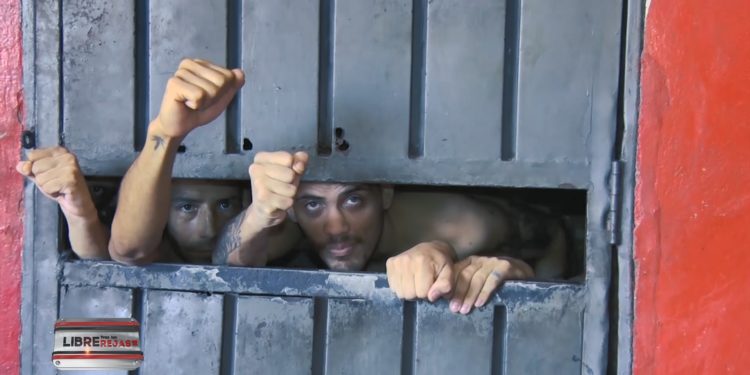 Libre tras las rejas en el penal de Emboscada Libre tras las rejas en el penal de Emboscada