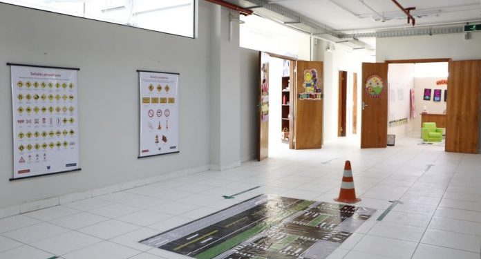 Gobierno apunta a escuelas “preparadas para los desafíos del presente y futuro del país”