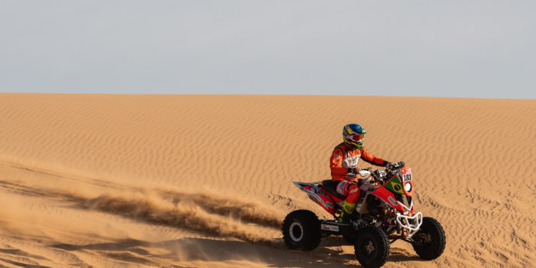 Medeiros vuelve a la carga y Giroud se asoma al campeonato