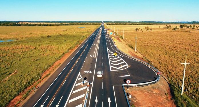 Millonarias inversiones para mejorar principales rutas del país