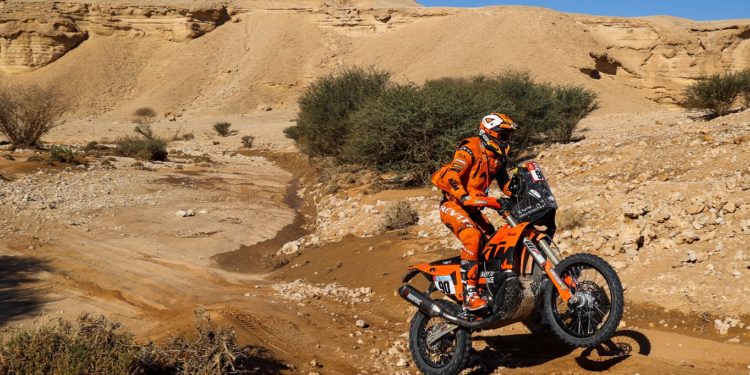 Price es penalizado y Petrucci se adjudica su primera victoria