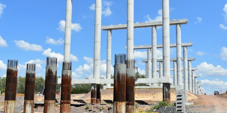 Puente Héroes del Chaco con más de 45% de avance