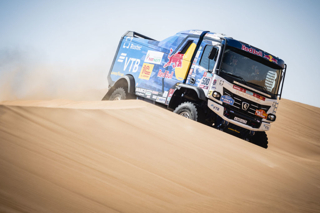 Sotnikov vuelve a triunfar y apunta al título