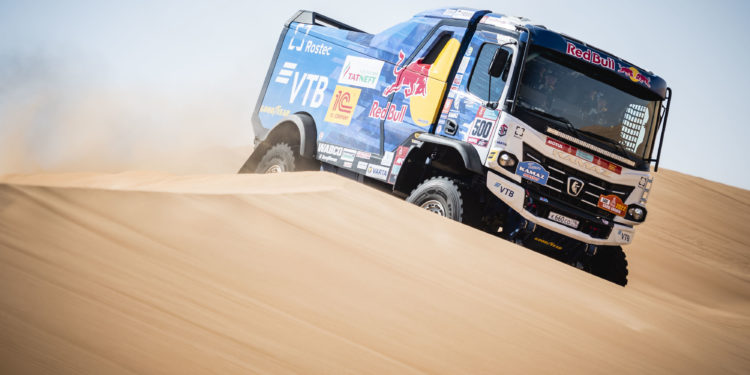 Sotnikov vuelve a triunfar y apunta al título