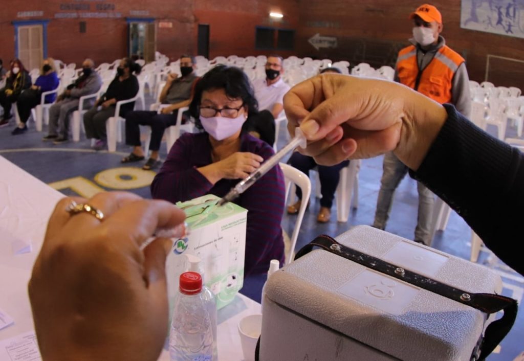 Tres millones de personas cuentan ya con al menos dos dosis de la vacuna anticovid
