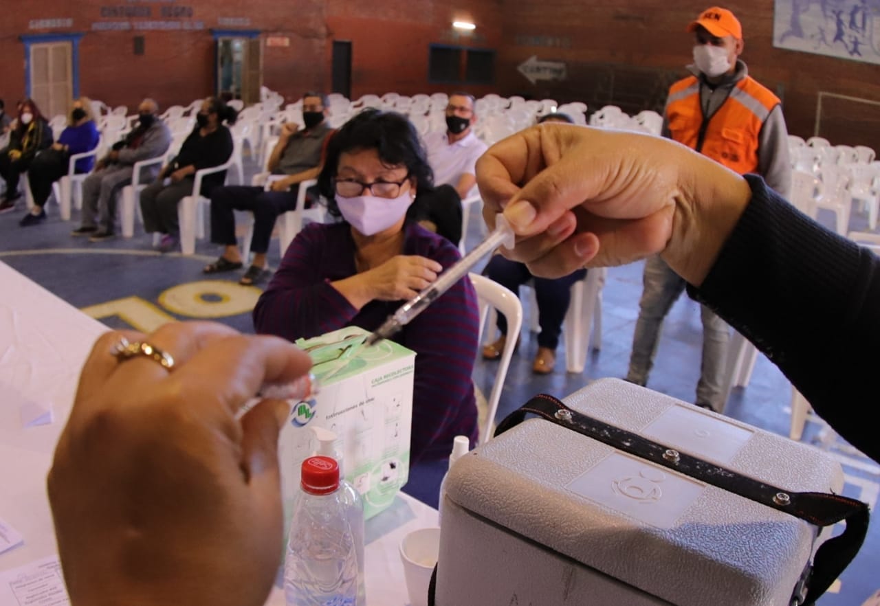 Tres millones de personas cuentan ya con al menos dos dosis de la vacuna anticovid