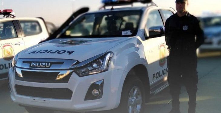 Policías salvan a un hombre tras intentar lanzarse de un puente