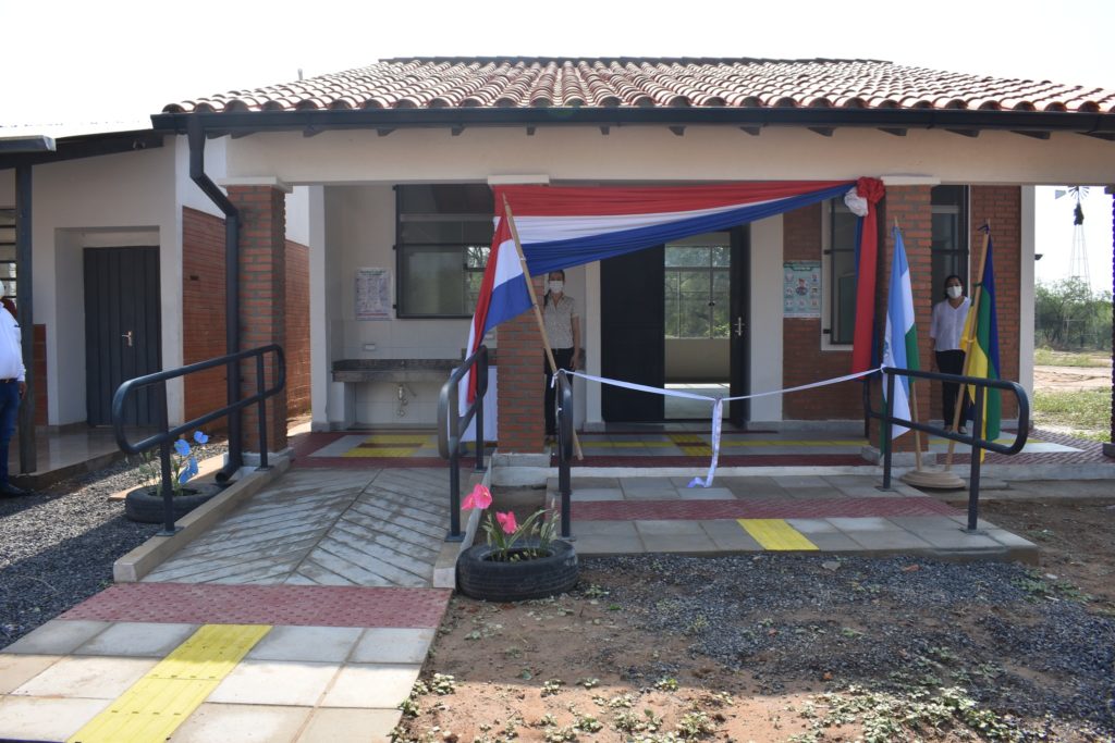 MEC inauguró aulas en Loma Plata MEC inauguró aulas en Loma Plata