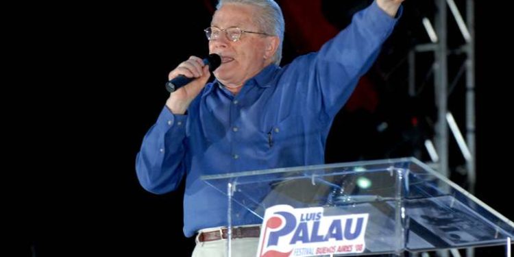 Más de 200 mil personas en todo el mundo aceptaron a Cristo después de ver una película de Luis Palau Más de 200 mil personas en todo el mundo aceptaron a Cristo después de ver una película de Luis Palau