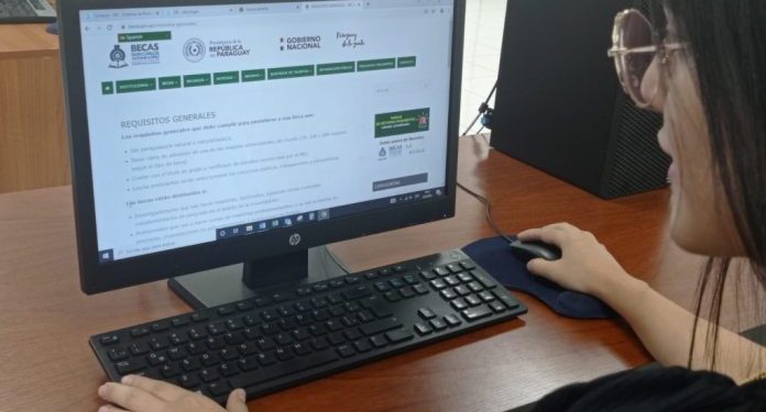 Programa Becal recuerda pasos para postularse a diversas convocatorias