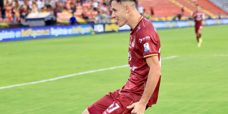 El Tolima gana con doblete de Gustavo Ramírez