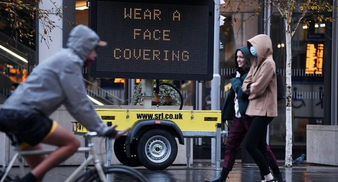 Ministro británico anuncia fin de las restricciones, incluida la cuarentena a positivos Ministro británico anuncia fin de las restricciones, incluida la cuarentena a positivos
