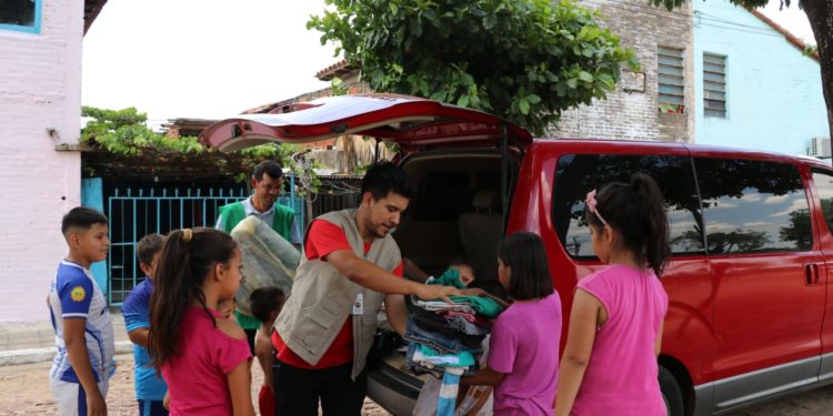 Realizan donación para niños y adultos