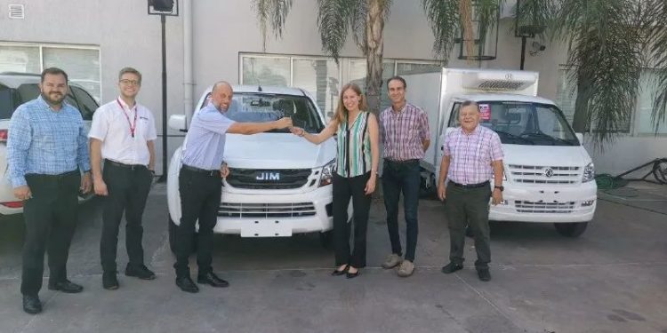 Hogar de niñas recibió una camioneta como donación para garantizar trabajo social