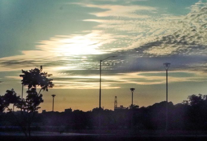 Meteorología anuncia día caluroso con vientos del noreste