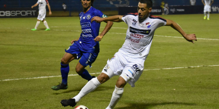 Sol de América y Nacional abren el campeonato local