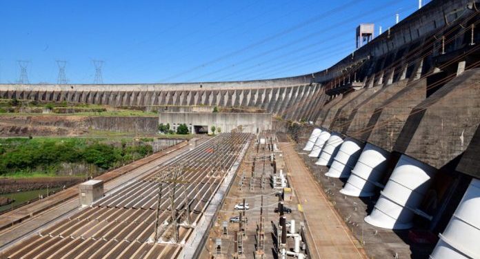 Itaipu apuntala generación de energía renovable