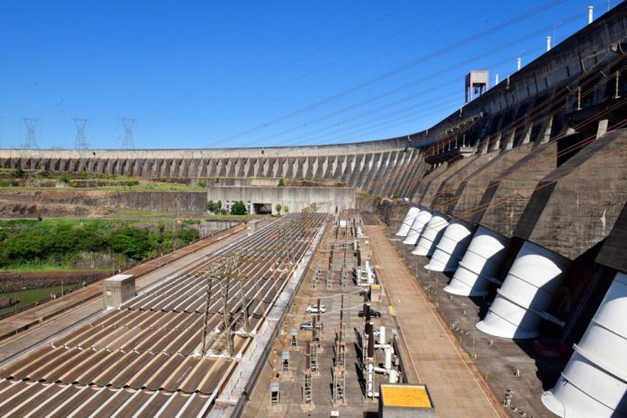 Itaipu apuntala generación de energía renovable