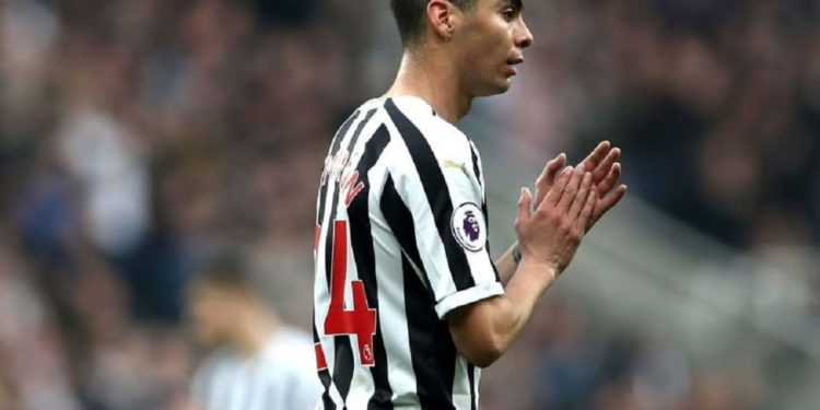 Miguel Almirón recibe su cumpleaños 28 con bajo rendimiento futbolístico