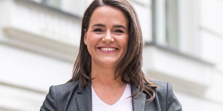 Katalin Novák se convirtió en la nueva Presidenta de Hungría, quién está a favor de la vida y la familia