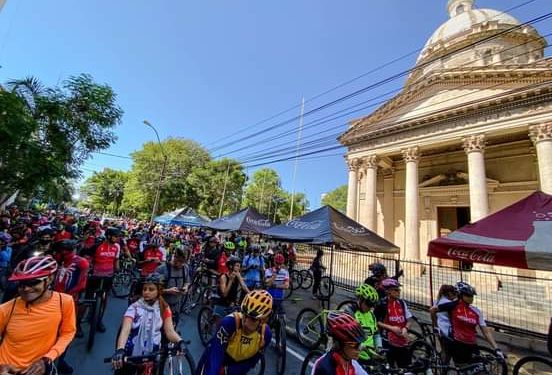 Ciclistas coparon la ciudad de Asunción Ciclistas coparon la ciudad de Asunción