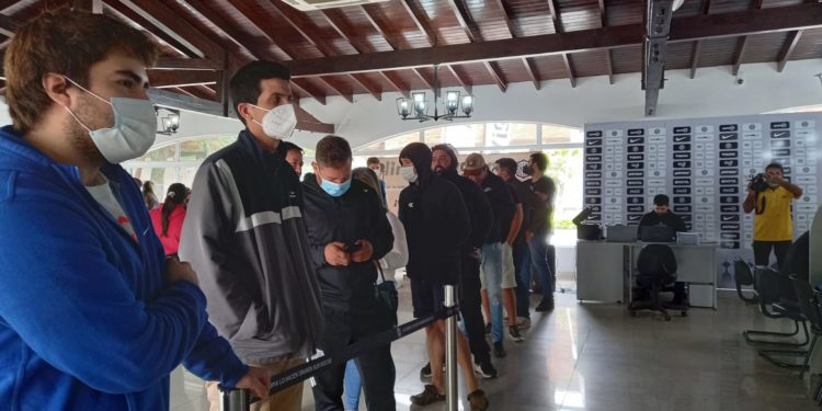 Los hinchas franjeados ya piensan en el superclásico