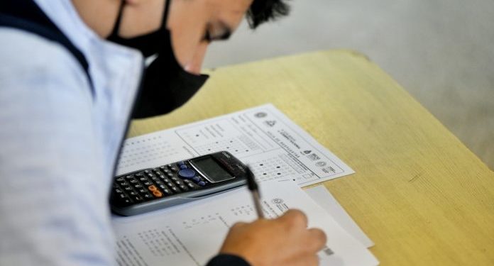 Habilitan plataforma para que postulantes a becas de Itaipu puedan repasar matemáticas y castellano