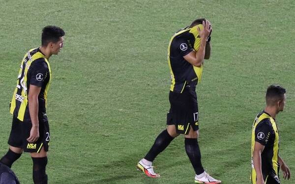 El Aborigen eliminado de manera poco creíble El Aborigen eliminado de manera poco creíble