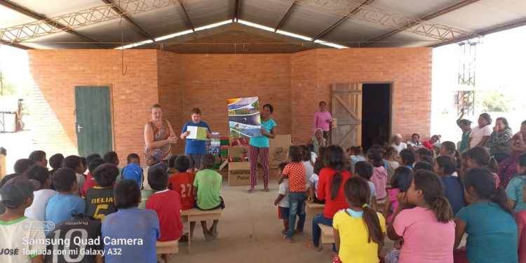 Brindan ayuda comunitaria a 200 niños de la comunidad indígena del Chaco