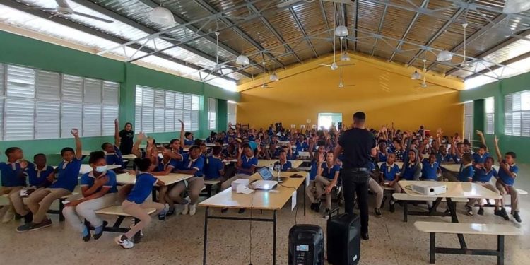 “Salvando Vidas” llegó hasta República Dominicana con charlas de prevención
