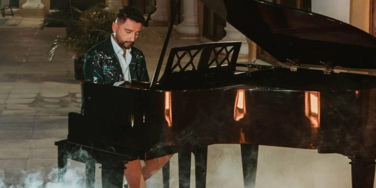 El cantante Colombiano Alex Campos lanza sencillo y video oficial «No Dejes Que Caiga» que hará pare de su nuevo álbum.