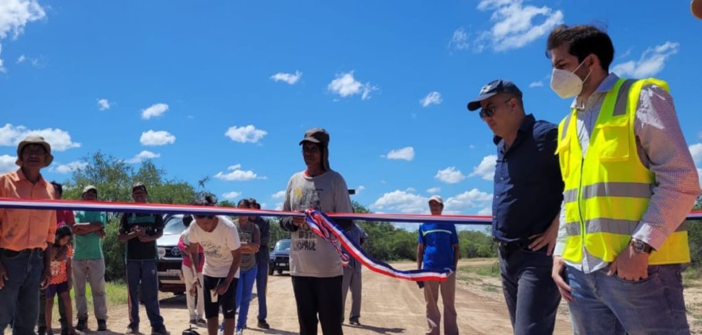 Comunidad indígena del Chaco accede por primera vez a camino de todo tiempo Comunidad indígena del Chaco accede por primera vez a camino de todo tiempo