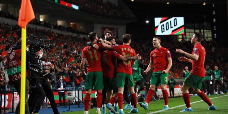 Portugal impone jerarquía para vencer a Turquía Portugal impone jerarquía para vencer a Turquía